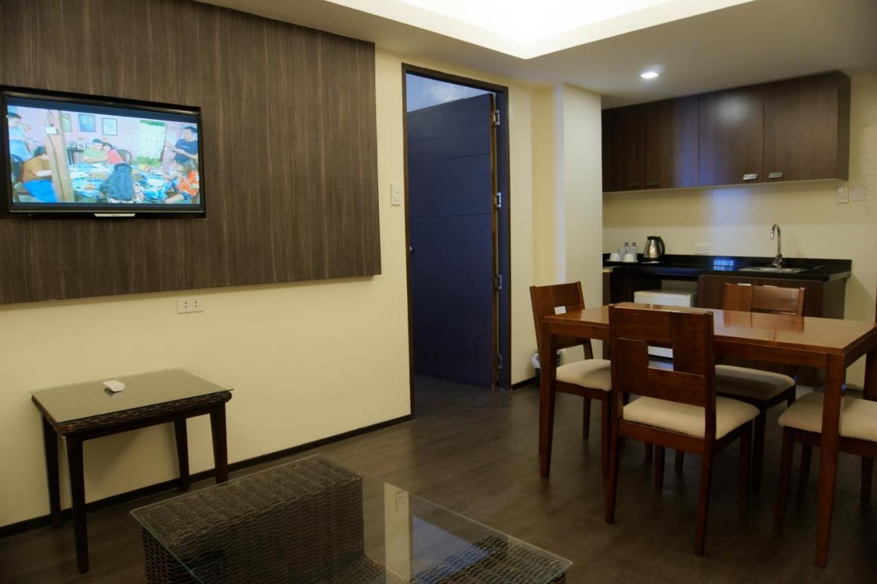 GT Hotel Iloilo Esterno foto