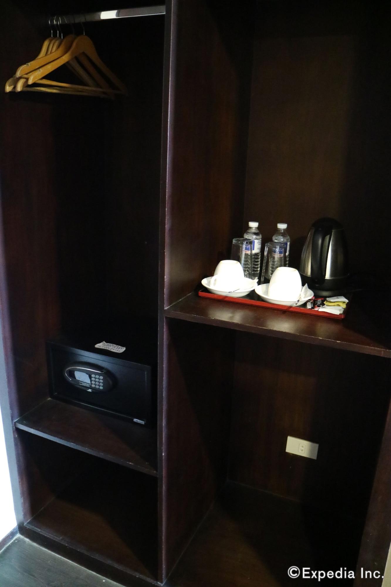 GT Hotel Iloilo Esterno foto