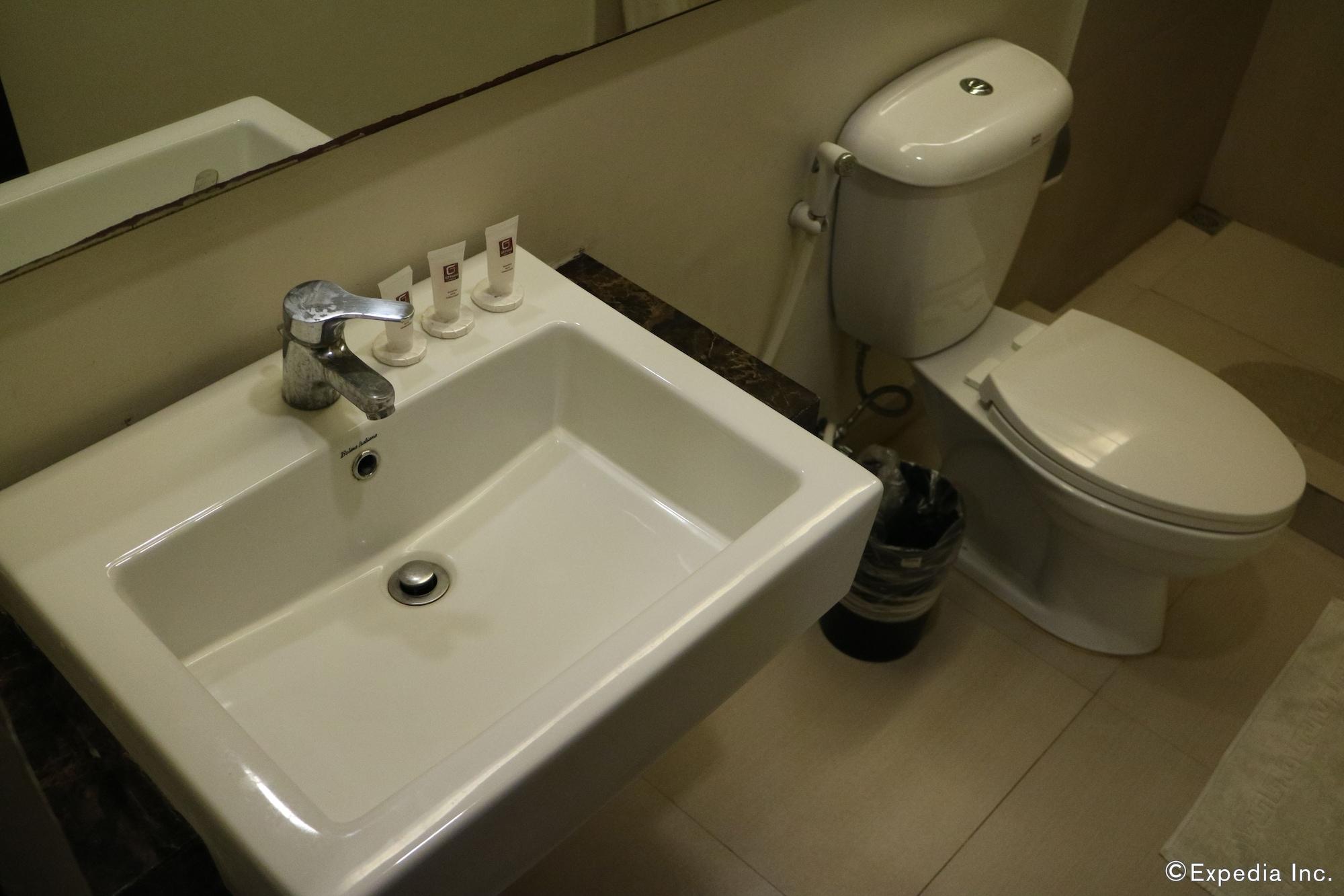 GT Hotel Iloilo Esterno foto