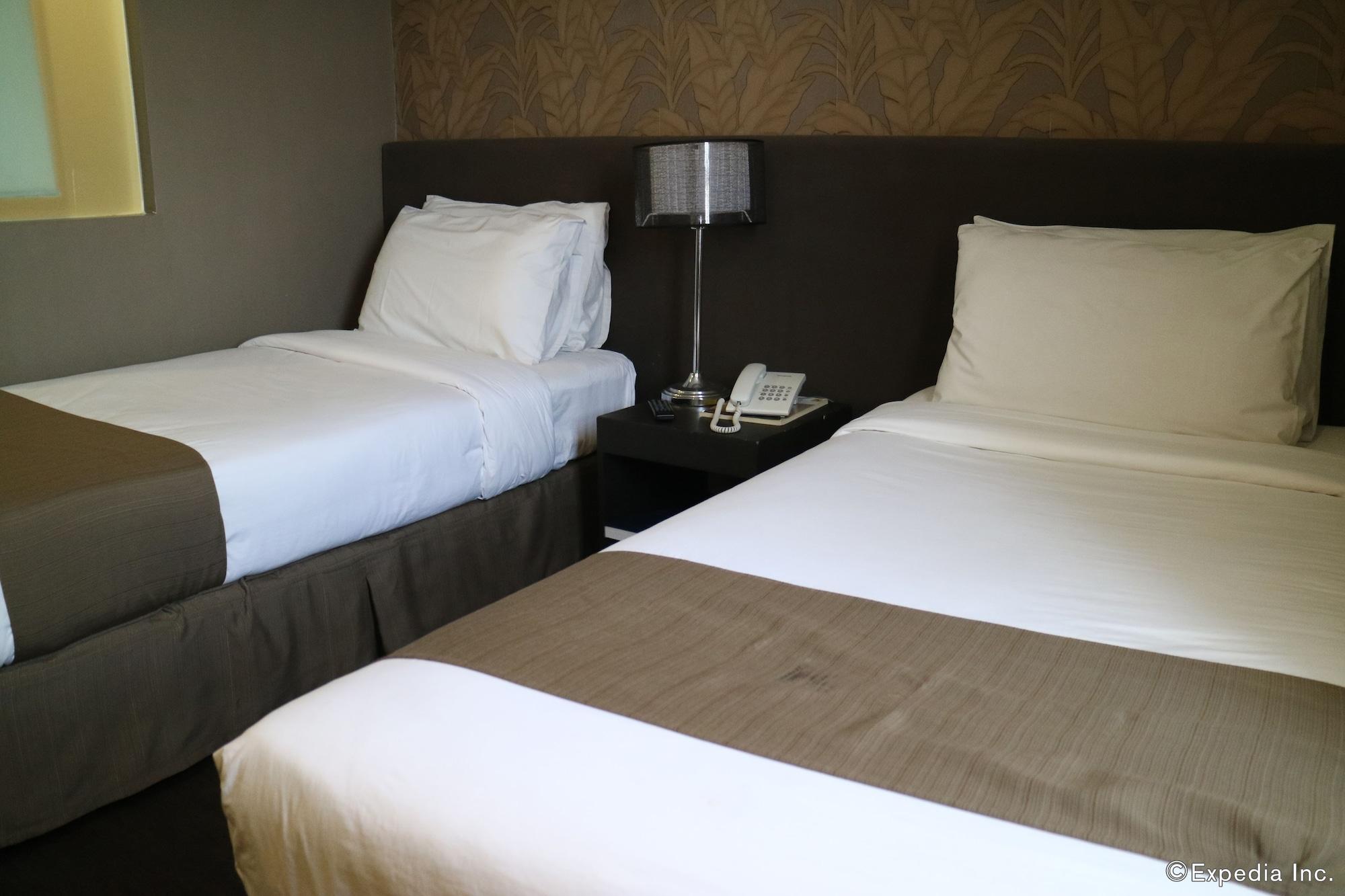 GT Hotel Iloilo Esterno foto