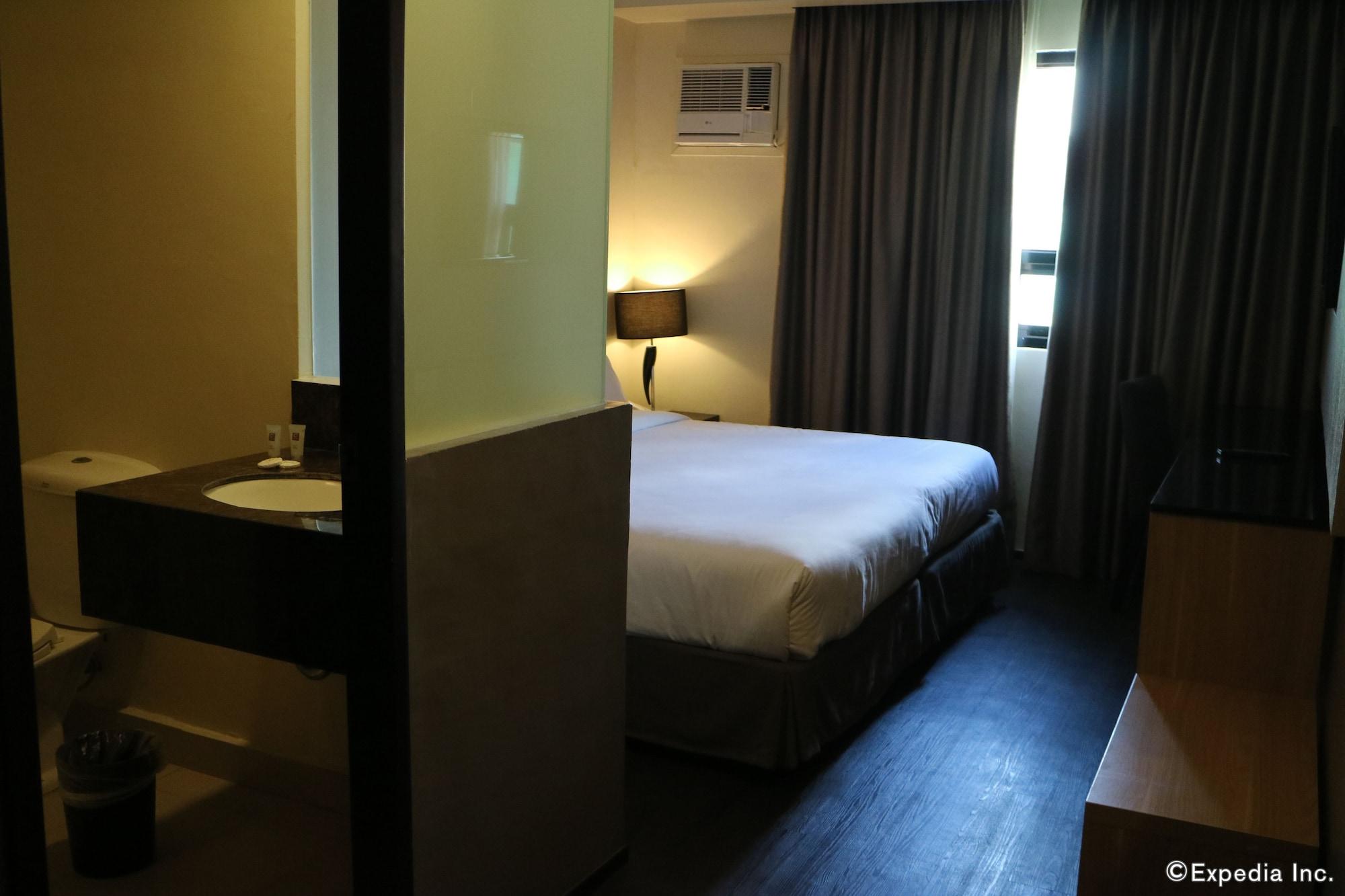 GT Hotel Iloilo Esterno foto