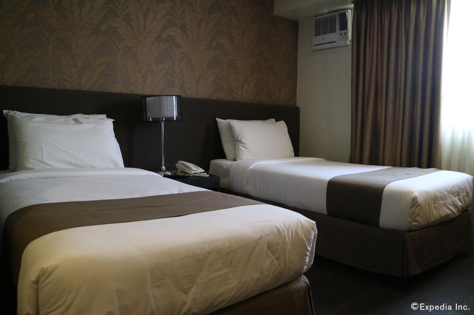 GT Hotel Iloilo Esterno foto
