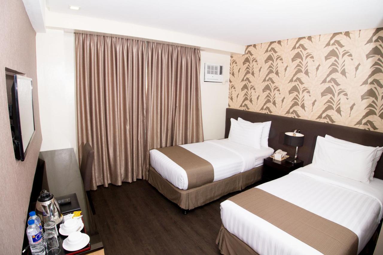 GT Hotel Iloilo Esterno foto