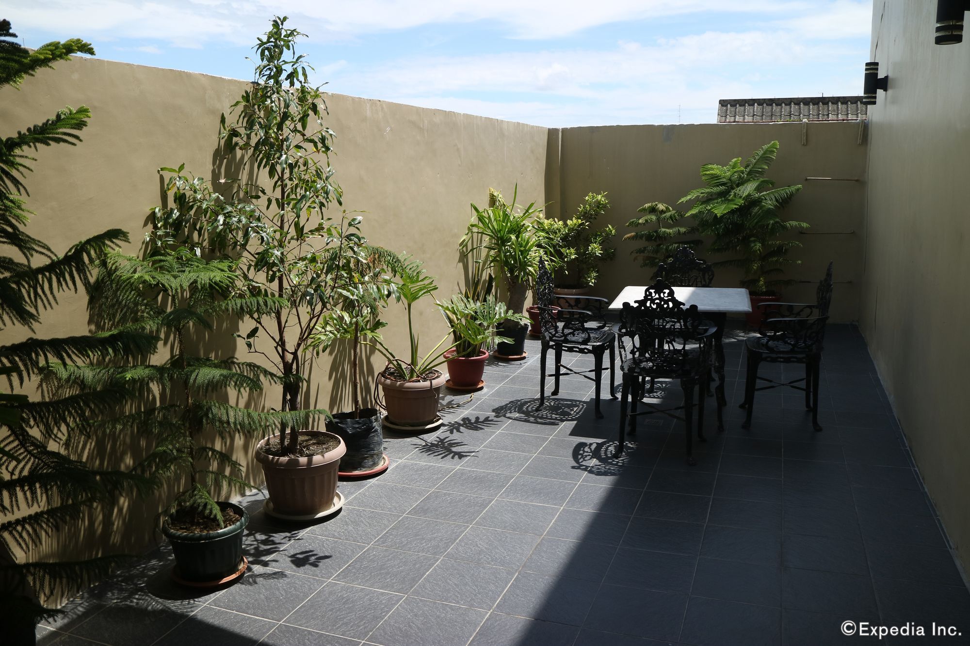 GT Hotel Iloilo Esterno foto