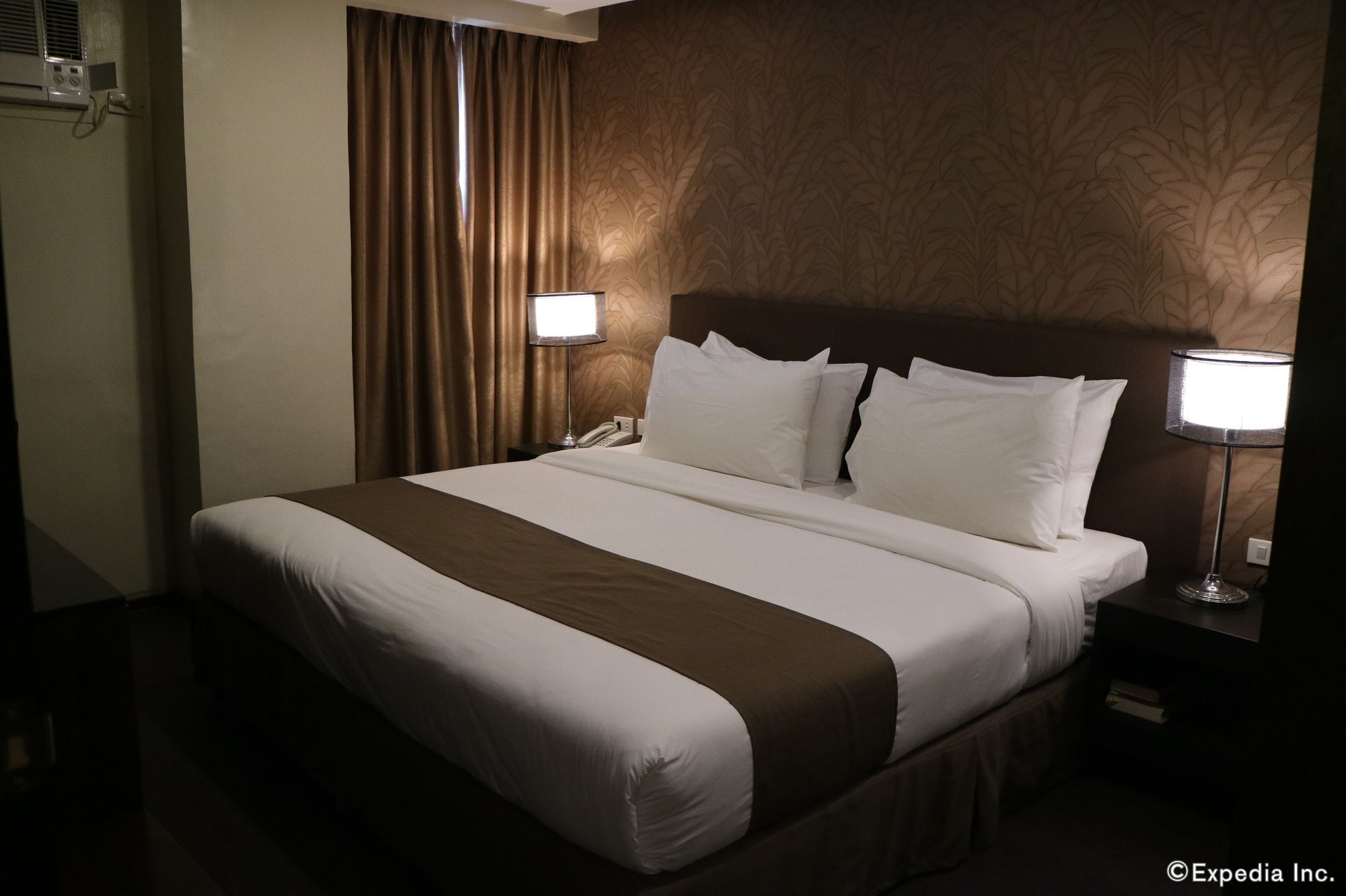 GT Hotel Iloilo Esterno foto